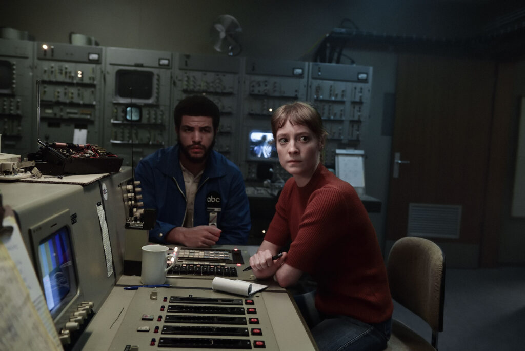 Leonie Benesch (Marianne Gebhardt) und Marcus Rutherford (Carter) in SEPTEMBER 5