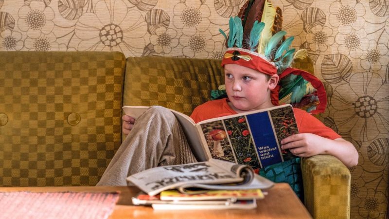 Foto Der Junge muss an die frische Luft