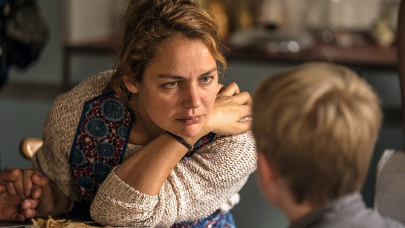 Foto Der Junge muss an die frische Luft