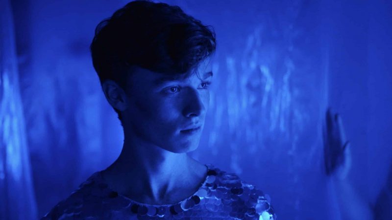 Foto Sequin in a Blue Room