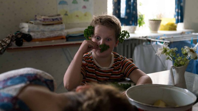 Foto Der Junge muss an die frische Luft