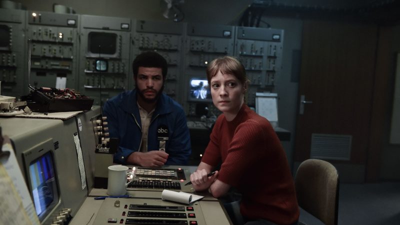 Leonie Benesch (Marianne Gebhardt) und Marcus Rutherford (Carter) in SEPTEMBER 5